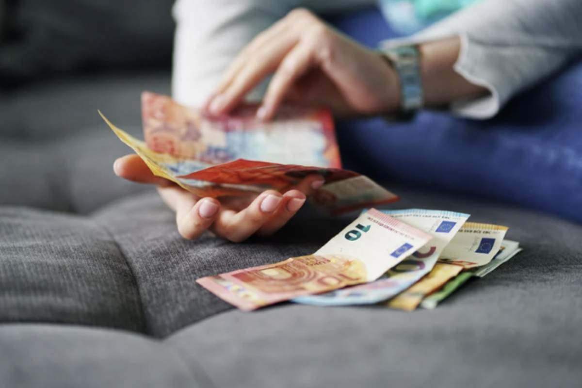 Il bonus di 25.000 euro per i giovani maltesi che rinunciano alla patente di guida ha suscitato diverse perplessità.